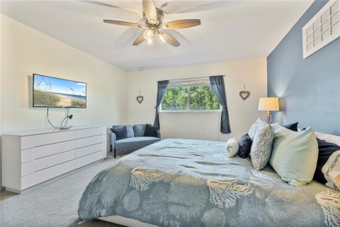 House in Davenport, Florida 5 bedrooms, 216.65 sq.m. № 1534908 - photo 21
