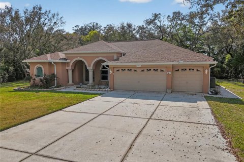 House in Hudson, Florida 3 bedrooms, 195.09 sq.m. № 2110083 - photo 5