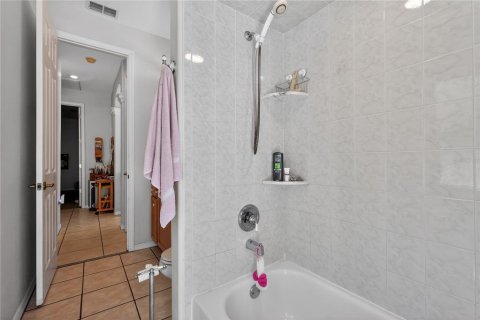 House in Hudson, Florida 3 bedrooms, 195.09 sq.m. № 2110083 - photo 23