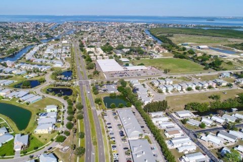 Commercial property in Apollo Beach, Florida 175.59 sq.m. № 2206148 - photo 15