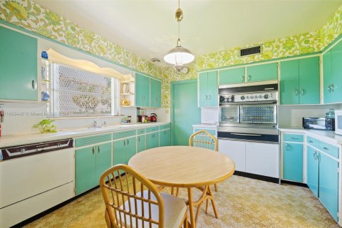 House in Dania Beach, Florida 3 bedrooms, 186.92 sq.m. № 1764505 - photo 14
