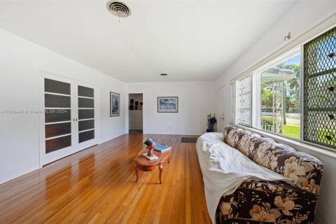 House in Dania Beach, Florida 3 bedrooms, 186.92 sq.m. № 1764505 - photo 10