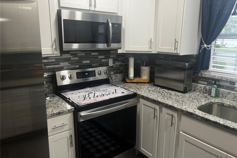 Casa en venta en Zephyrhills, Florida, 3 dormitorios, 124.86 m2 № 2410427 - foto 4