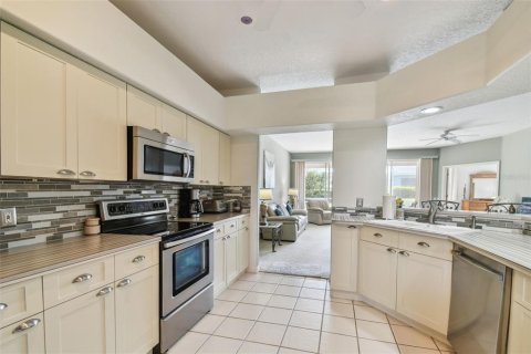 House in Palm Harbor, Florida 3 bedrooms, 169.92 sq.m. № 1545855 - photo 8