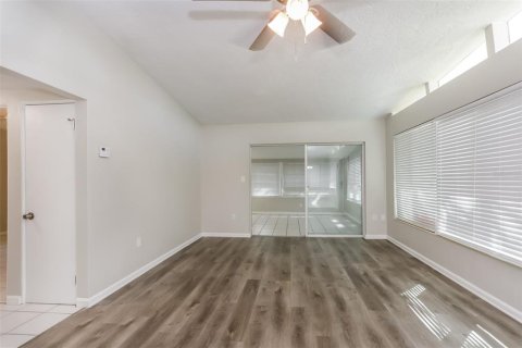 Casa en alquiler en Sarasota, Florida, 3 dormitorios, 133.87 m2 № 1335647 - foto 4