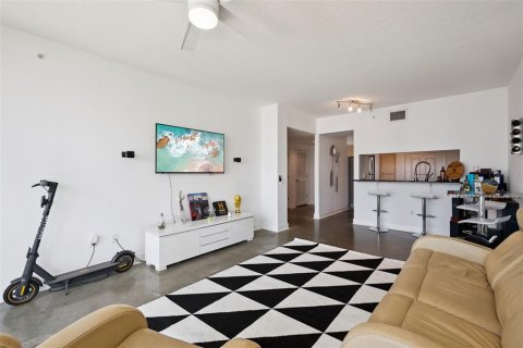 Condo in Orlando, Florida, 2 bedrooms  № 2220700 - photo 10