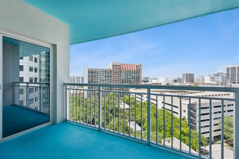 Condo in Orlando, Florida, 2 bedrooms  № 2220700 - photo 8