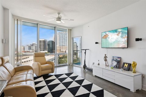 Condo in Orlando, Florida, 2 bedrooms  № 2220700 - photo 6