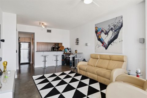 Condo in Orlando, Florida, 2 bedrooms  № 2220700 - photo 11