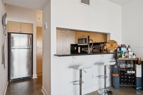 Condo in Orlando, Florida, 2 bedrooms  № 2220700 - photo 13