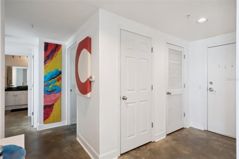 Condo in Orlando, Florida, 2 bedrooms  № 2220700 - photo 20