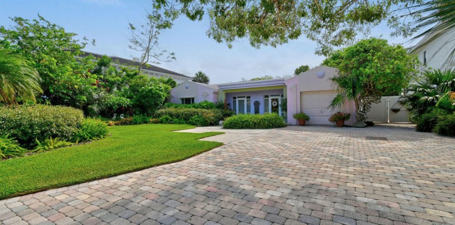 House in Palm Beach Gardens, Florida 3 bedrooms, 232.35 sq.m. № 2272174