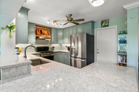 House in Palm Beach Gardens, Florida 3 bedrooms, 232.35 sq.m. № 2272174 - photo 10