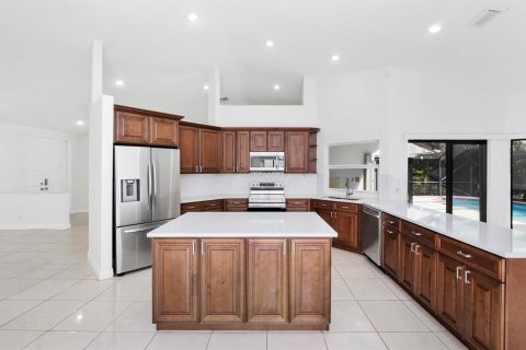 House in Coral Springs, Florida 5 bedrooms, 246.47 sq.m. № 2422356 - photo 20