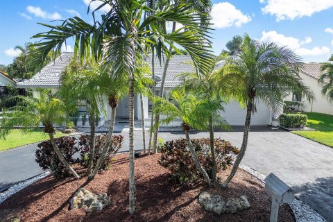 House in Coral Springs, Florida 5 bedrooms, 246.47 sq.m. № 2422356 - photo 2