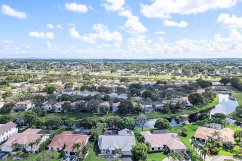 House in Coral Springs, Florida 5 bedrooms, 246.47 sq.m. № 2422356 - photo 8