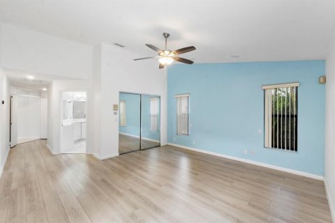 House in Coral Springs, Florida 5 bedrooms, 246.47 sq.m. № 2422356 - photo 23