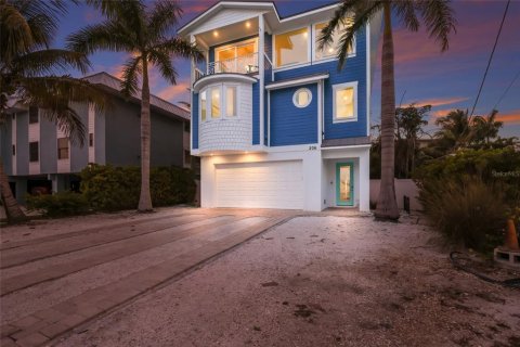 Villa ou maison à vendre à Bradenton Beach, Floride: 5 chambres, 307.32 m2 № 2237526 - photo 3