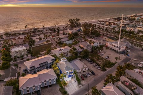 Villa ou maison à vendre à Bradenton Beach, Floride: 5 chambres, 307.32 m2 № 2237526 - photo 4
