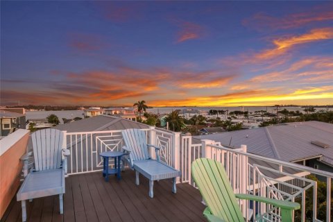Villa ou maison à vendre à Bradenton Beach, Floride: 5 chambres, 307.32 m2 № 2237526 - photo 9