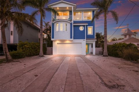 Villa ou maison à vendre à Bradenton Beach, Floride: 5 chambres, 307.32 m2 № 2237526 - photo 2