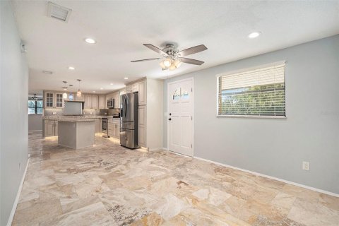 Villa ou maison à vendre à Zephyrhills, Floride: 3 chambres, 136.01 m2 № 1901897 - photo 9
