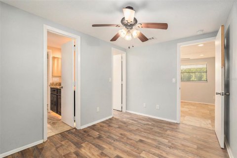 Villa ou maison à vendre à Zephyrhills, Floride: 3 chambres, 136.01 m2 № 1901897 - photo 24