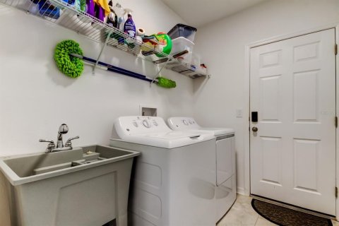 Casa en venta en Dade City, Florida, 4 dormitorios, 205.87 m2 № 1658172 - foto 26