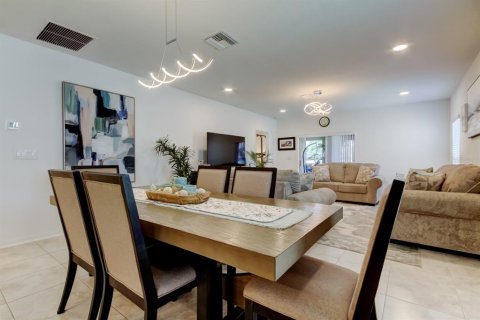 Casa en venta en Dade City, Florida, 4 dormitorios, 205.87 m2 № 1658172 - foto 18