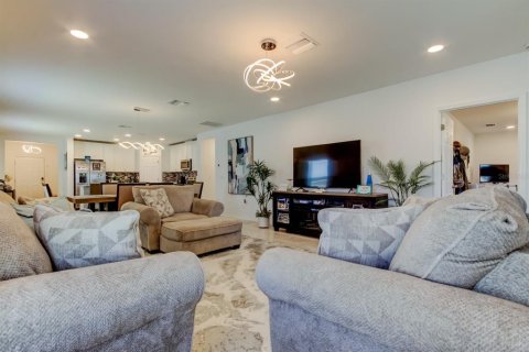 Casa en venta en Dade City, Florida, 4 dormitorios, 205.87 m2 № 1658172 - foto 25