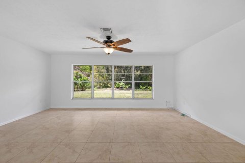House in St. Lucie, Florida 3 bedrooms, 144.56 sq.m. № 2077535 - photo 19