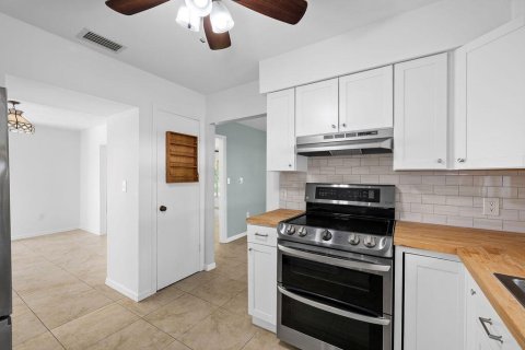 House in St. Lucie, Florida 3 bedrooms, 144.56 sq.m. № 2077535 - photo 26
