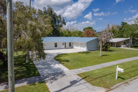 House in St. Lucie, Florida 3 bedrooms, 144.56 sq.m. № 2077535 - photo 5