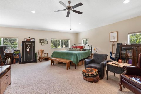 House in Altoona, Florida 3 bedrooms, 230.77 sq.m. № 1911040 - photo 11