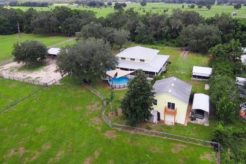 House in Altoona, Florida 3 bedrooms, 230.77 sq.m. № 1911040 - photo 6