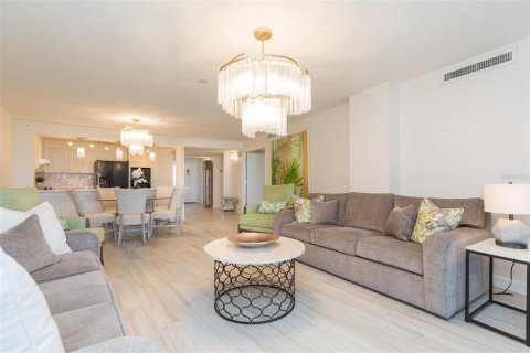 Condominio en venta en Saint Pete Beach, Florida, 3 dormitorios, 157.19 m2 № 1853312 - foto 14