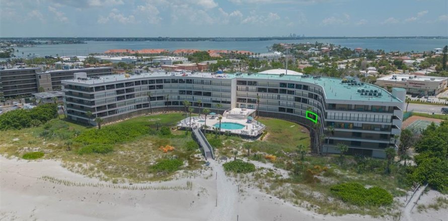 Condominio en Saint Pete Beach, Florida, 3 dormitorios  № 1853312