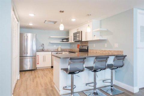 Condominio en venta en Saint Pete Beach, Florida, 3 dormitorios, 157.19 m2 № 1853312 - foto 30