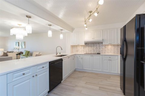 Condominio en venta en Saint Pete Beach, Florida, 3 dormitorios, 157.19 m2 № 1853312 - foto 7