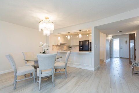 Condominio en venta en Saint Pete Beach, Florida, 3 dormitorios, 157.19 m2 № 1853312 - foto 11
