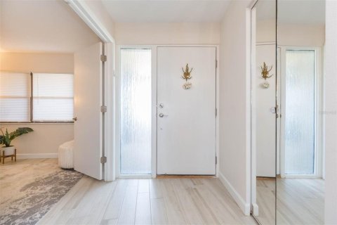 Condominio en venta en Saint Pete Beach, Florida, 3 dormitorios, 157.19 m2 № 1853312 - foto 4