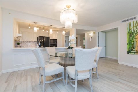 Condominio en venta en Saint Pete Beach, Florida, 3 dormitorios, 157.19 m2 № 1853312 - foto 10