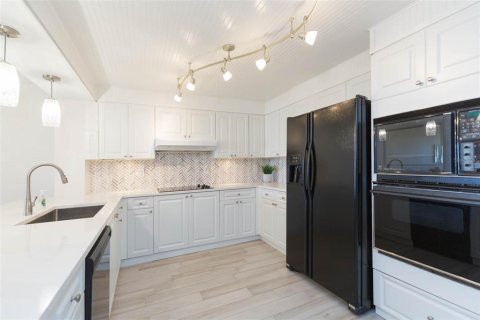 Condominio en venta en Saint Pete Beach, Florida, 3 dormitorios, 157.19 m2 № 1853312 - foto 5
