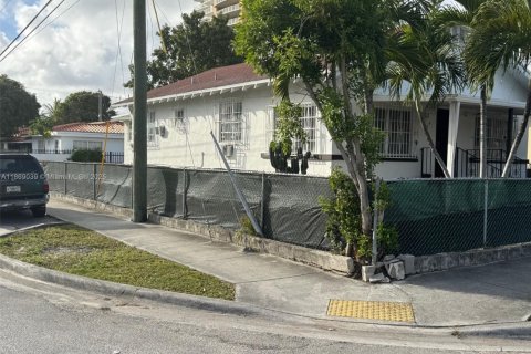 House in Miami, Florida 3 bedrooms, 135.64 sq.m. № 1980534 - photo 3