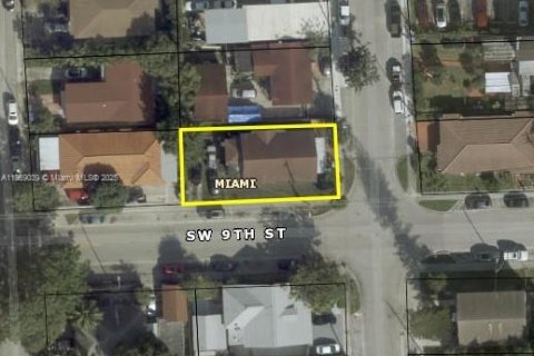 House in Miami, Florida 3 bedrooms, 135.64 sq.m. № 1980534 - photo 1