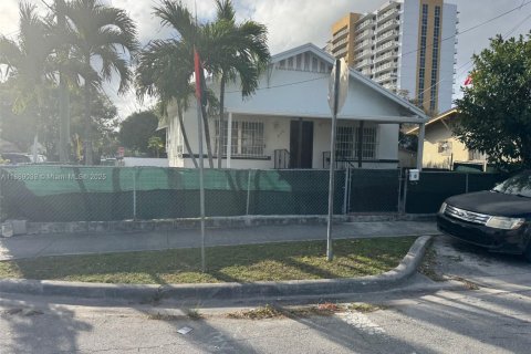 House in Miami, Florida 3 bedrooms, 135.64 sq.m. № 1980534 - photo 5