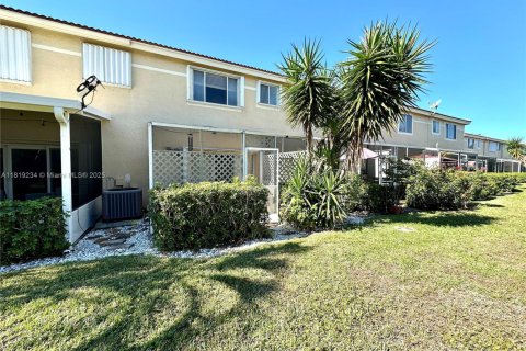 Купить таунхаус в Дирфилд-Бич, Флорида 2 спальни, 134.34м2, № 2038927 - фото 25