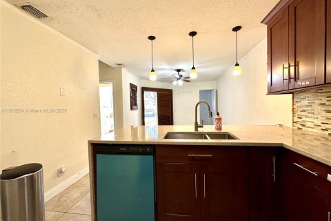 Купить таунхаус в Дирфилд-Бич, Флорида 2 спальни, 134.34м2, № 2038927 - фото 16