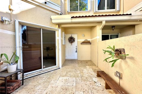 Купить таунхаус в Дирфилд-Бич, Флорида 2 спальни, 134.34м2, № 2038927 - фото 10