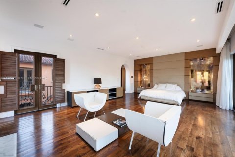 House in Coral Gables, Florida 8 bedrooms, 1100.61 sq.m. № 1882505 - photo 21